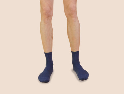 Petrone-chaussettes-tennis-coton-bio-unies-basses-homme-bleu acier-portées#Couleur_bleu acier