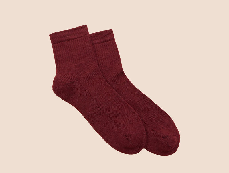 Petrone-chaussettes-tennis-coton-bio-unies-basses-homme-bordeaux foncé-posees#couleur_bordeaux-foncé