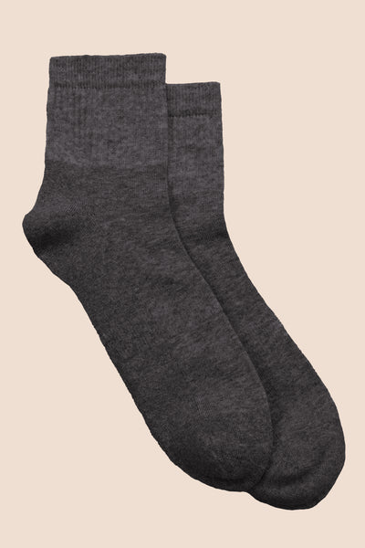 Pétrone chaussettes tennis coton bio unies basses homme gris anthracite posees