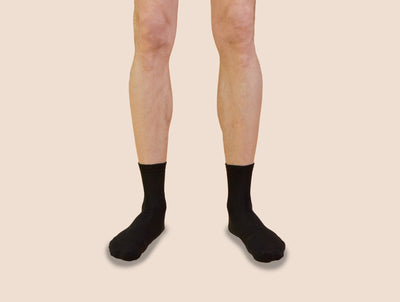 Petrone-chaussettes-tennis-coton-bio-unies-basses-homme-noir-portées#couleur_noir