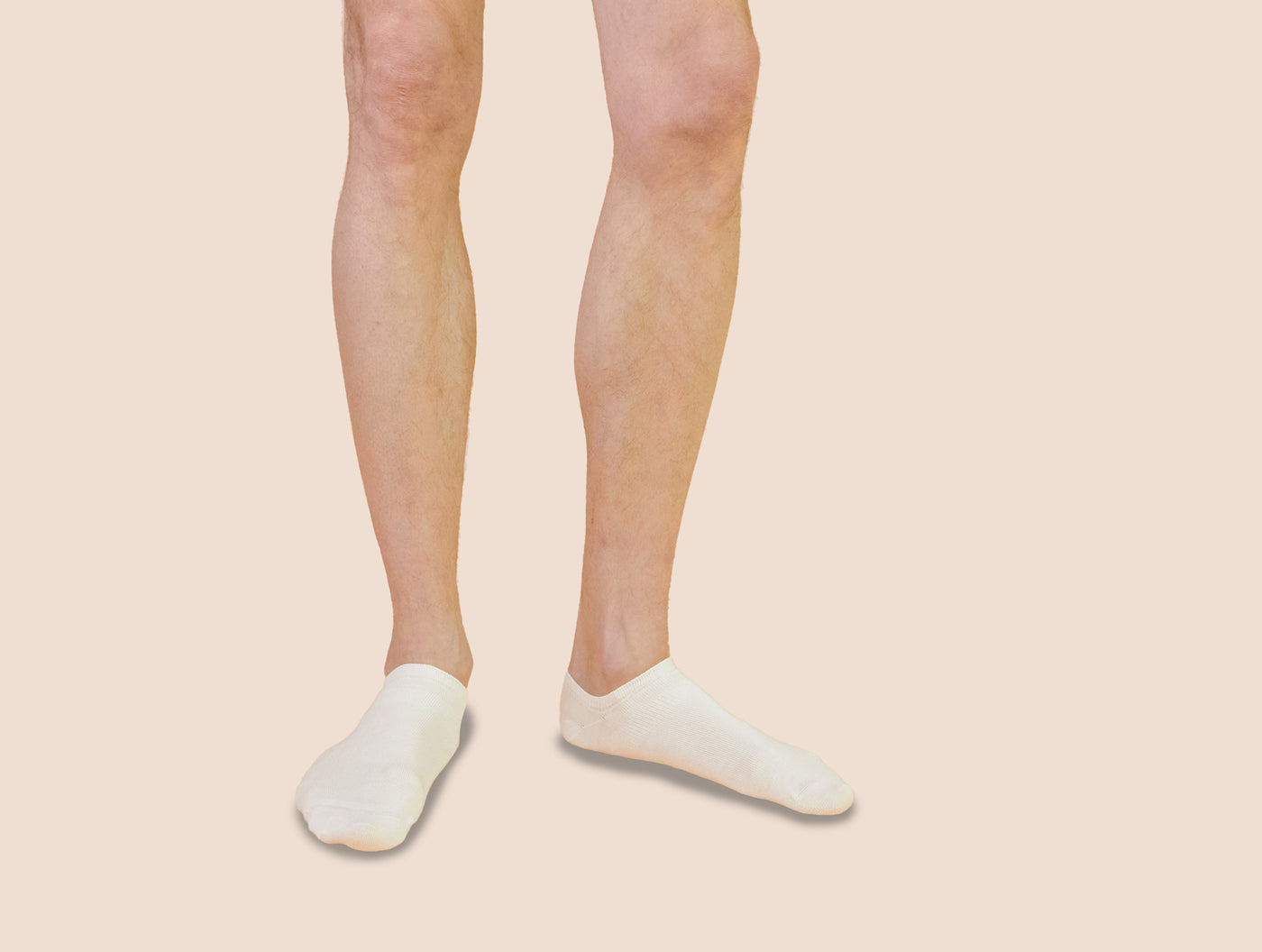 Petrone-chaussettes-invisibles-coton-bio-unies-basses-homme-blanc-creme-portées#couleur_blanc crème
