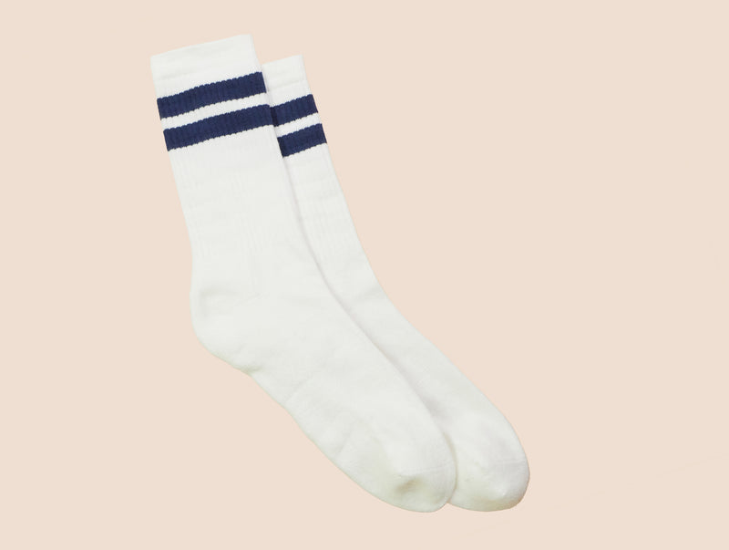 Petrone-chaussettes-tennis-coton-bio-rayures-hautes-homme-écru-bleu marine-posees#couleur_écru---bleu-marine