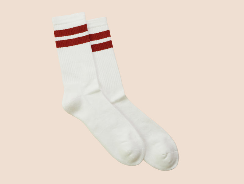 Petrone-chaussettes-tennis-coton-bio-rayures-hautes-homme-écru-rouille-posees#couleur_écru---rouille
