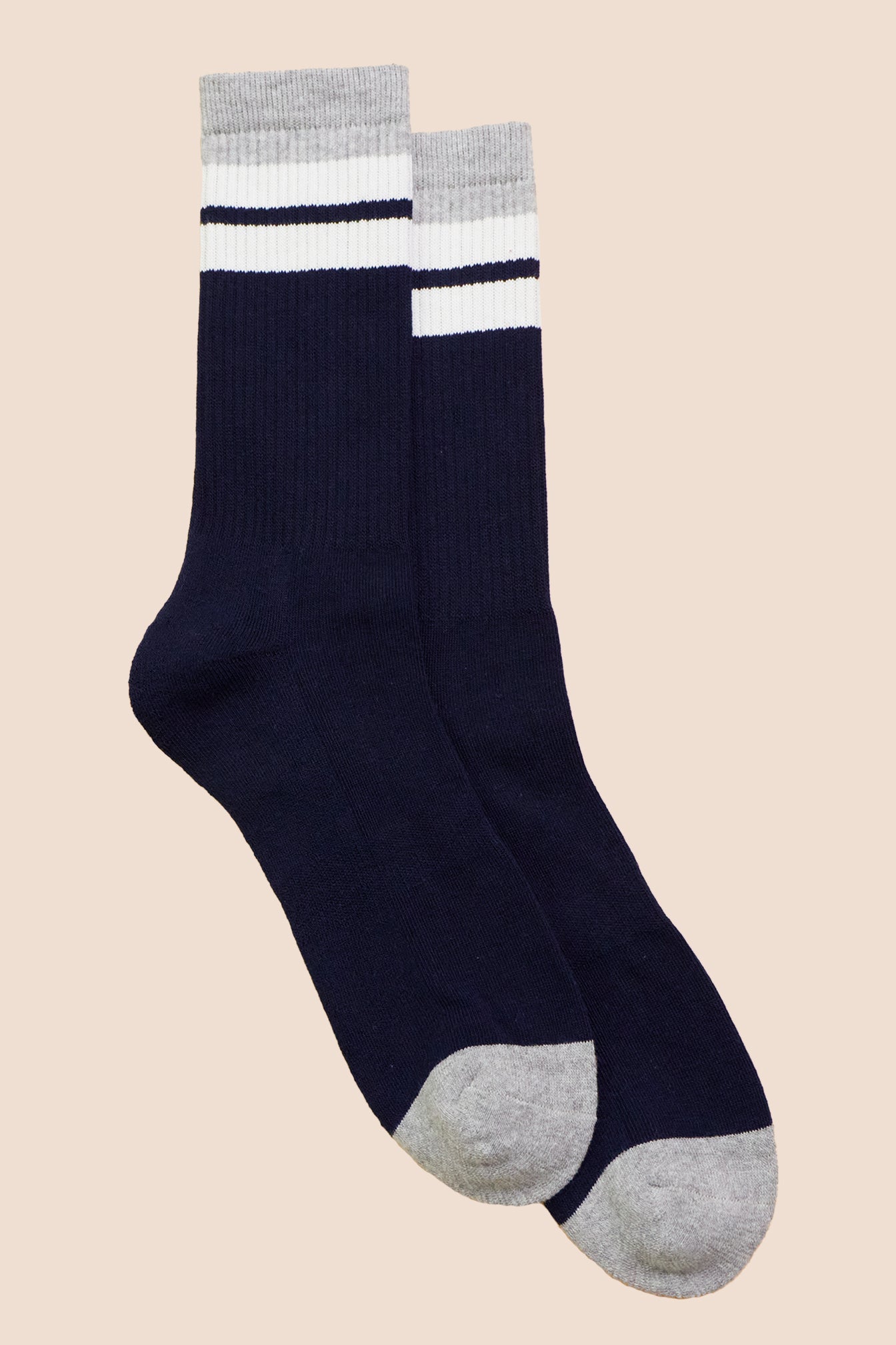 Petrone-chaussettes-tennis-coton-bio-retro-hautes-homme-bleu marine-gris clair-posees