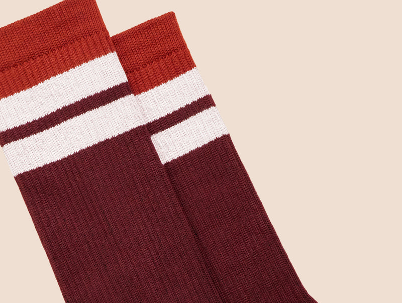 Petrone-chaussettes-tennis-coton-bio-retro-hautes-homme-bordeaux-rouille-posees#couleur_bordeaux---rouille