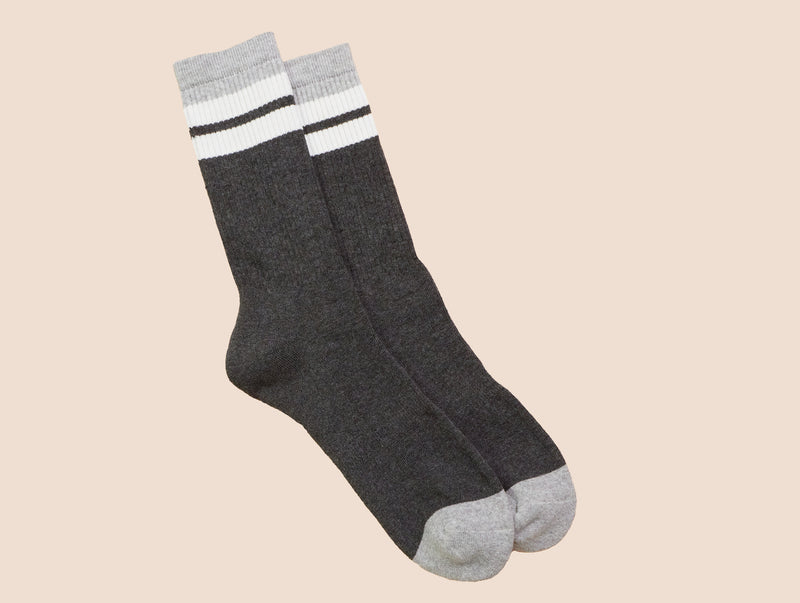 Petrone-chaussettes-tennis-coton-bio-retro-hautes-homme-gris anthracite-gris clair-posees#couleur_gris-anthracite---gris-clair