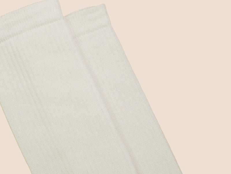Petrone-chaussettes-tennis-coton-bio-unies-hautes-homme-blanc crème-posees#couleur_blanc crème