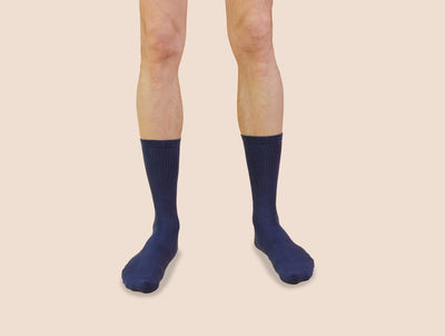 Petrone-chaussettes-tennis-coton-bio-unies-hautes-homme-bleu acier-portées#couleur_bleu acier