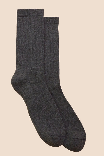 Petrone-chaussettes-tennis-coton-bio-unies-hautes-homme-gris-anthracite-posees