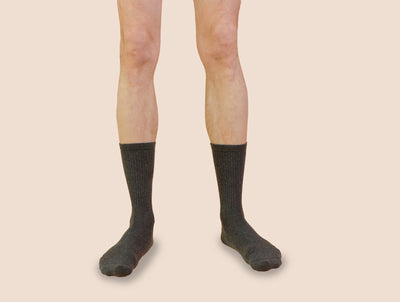 Petrone-chaussettes-tennis-coton-bio-unies-hautes-homme-gris anthracite chiné-portées#couleur_gris anthracite chiné