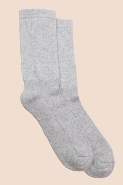 Petrone-chaussettes-tennis-coton-bio-unies-hautes-homme-gris-chine-clair-posees