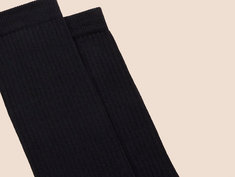 Petrone-chaussettes-tennis-coton-bio-unies-hautes-homme-noir-posees#couleur_noir