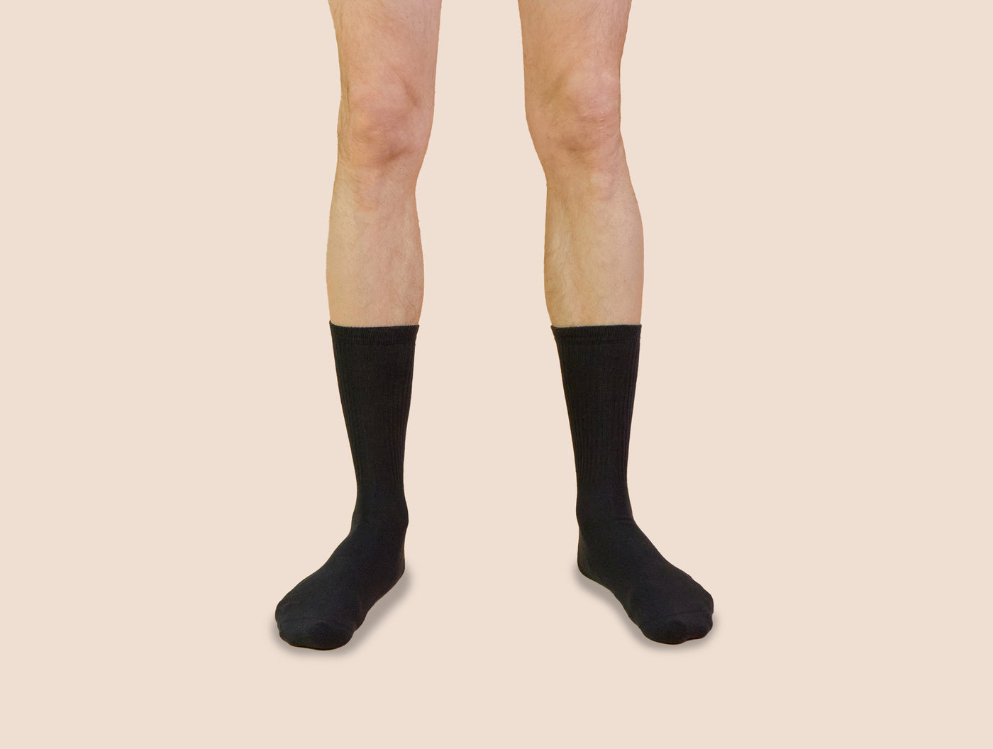 Petrone-chaussettes-tennis-coton-bio-unies-hautes-homme-noir-portées#couleur_noir